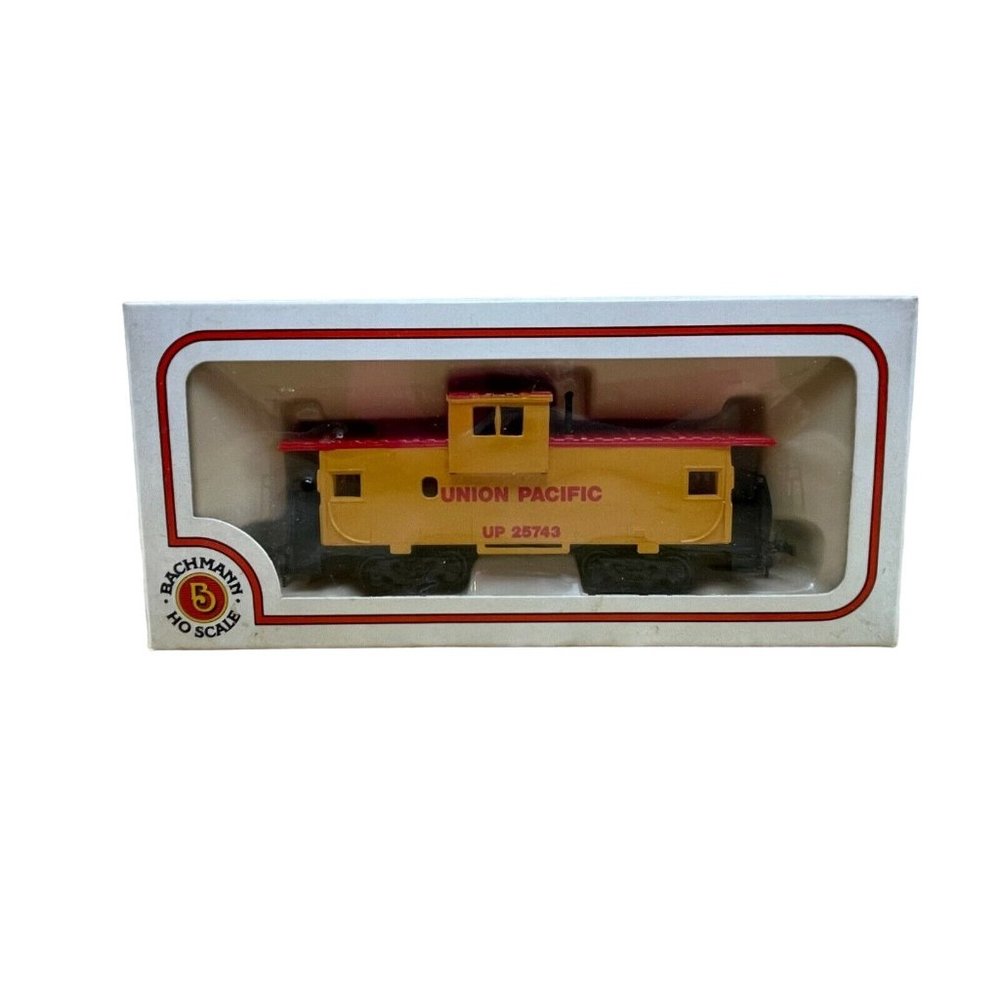 Bachmann HO Scale Union Pacific UP 25743 Caboose Train + Original Box EUC